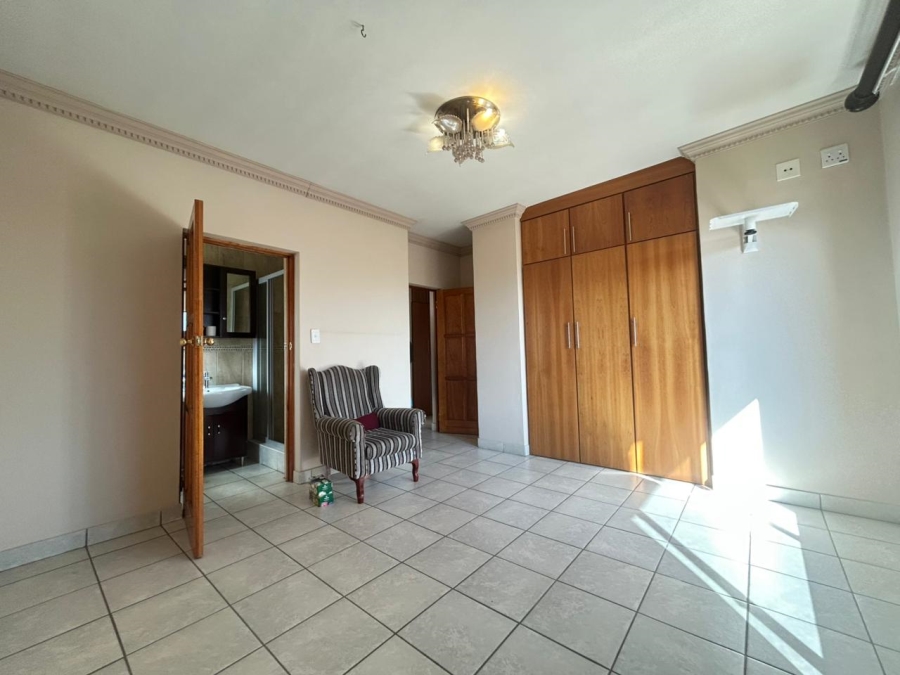 5 Bedroom Property for Sale in Birdwood Estate North West